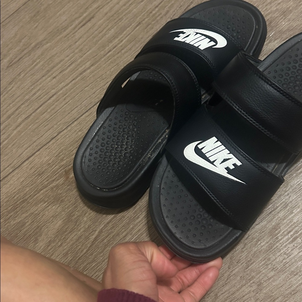 Black And White Nike Slide
